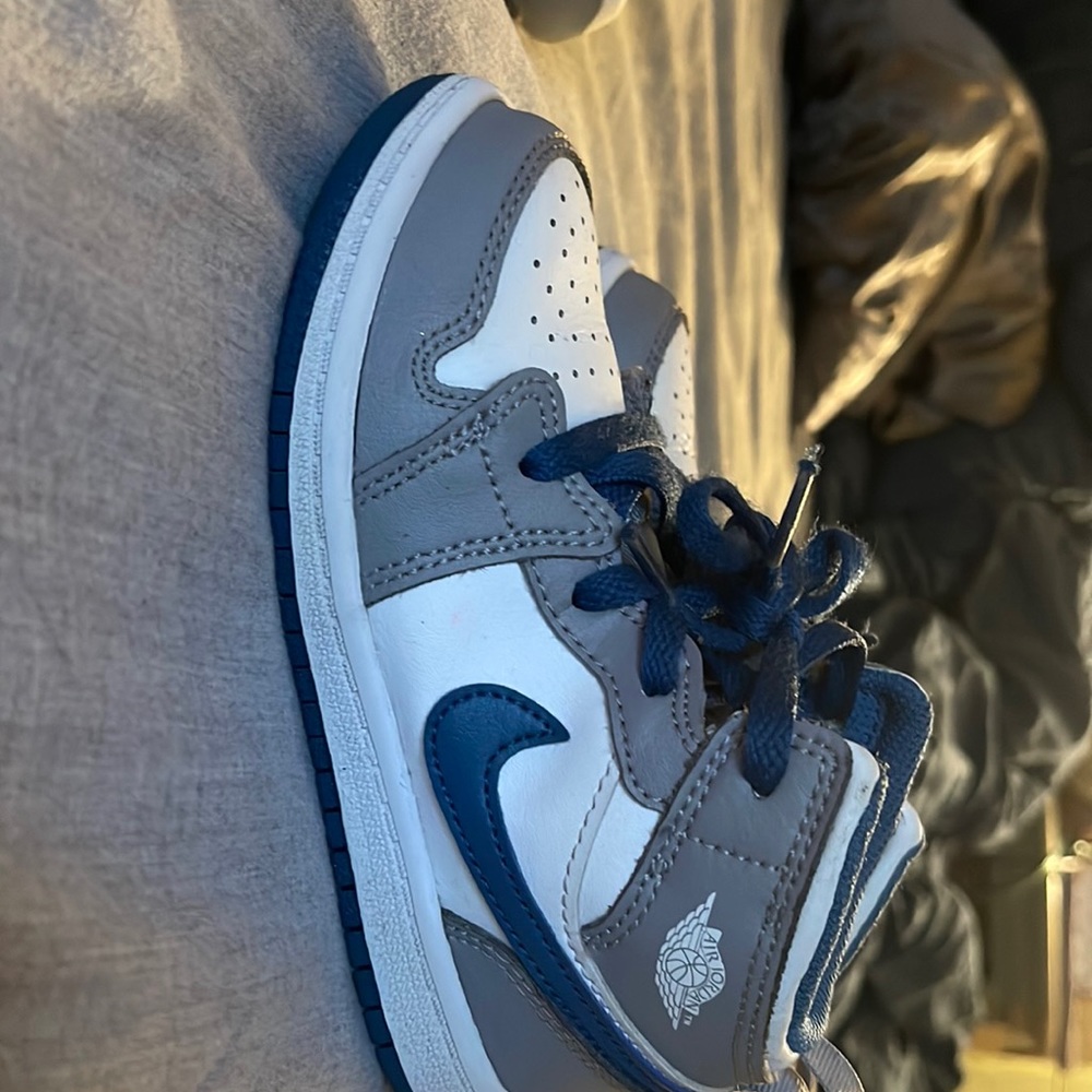 I’m selling Nike dunks